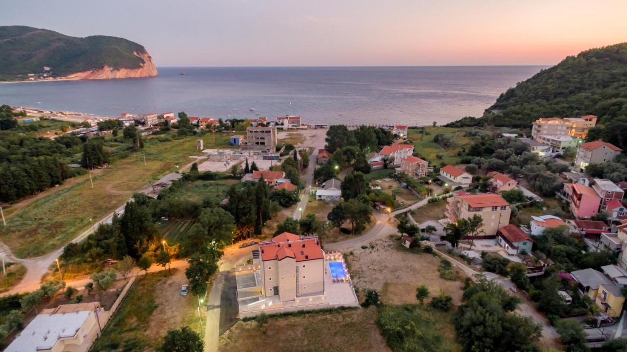 Luxury Apartments Queen Petrovac Exterior photo