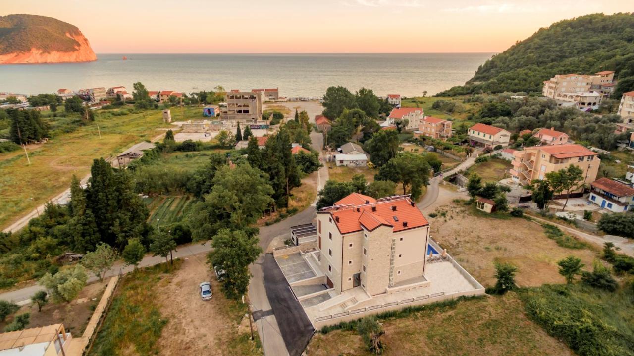 Luxury Apartments Queen Petrovac Exterior photo